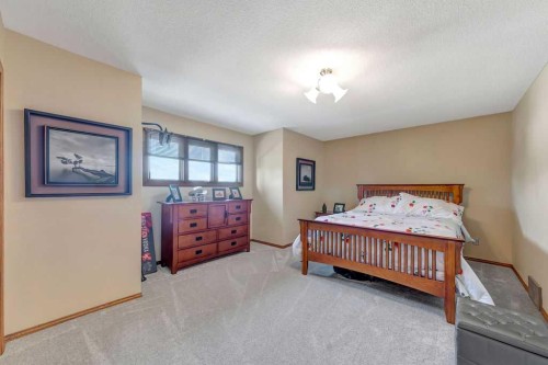605 22 Street, Wainwright, AB - Indoor Photo Showing Bedroom
