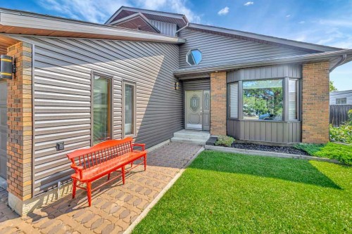 605 22 Street, Wainwright, AB - Outdoor