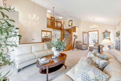 605 22 Street, Wainwright, AB - Indoor Photo Showing Living Room