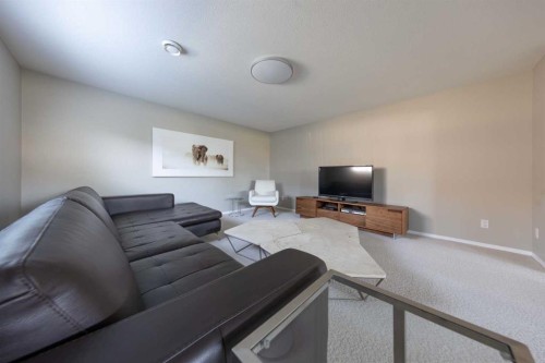 6116 21 Street, Lloydminster, AB - Indoor Photo Showing Living Room