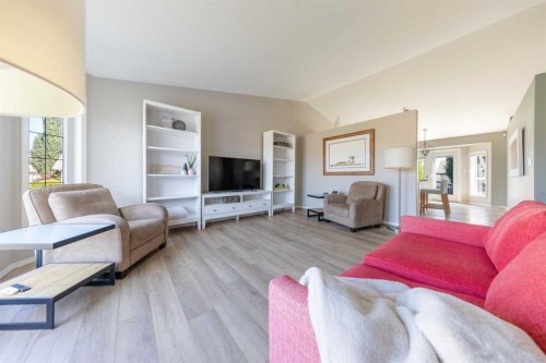 6116 21 Street, Lloydminster, AB - Indoor Photo Showing Living Room