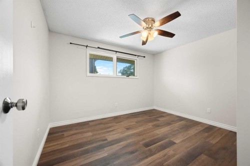 5607 43 Street, Lloydminster, AB - Indoor Photo Showing Other Room