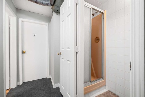 5607 43 Street, Lloydminster, AB - Indoor Photo Showing Other Room