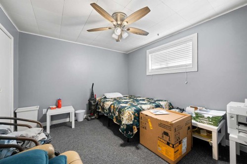 5607 43 Street, Lloydminster, AB - Indoor Photo Showing Bedroom