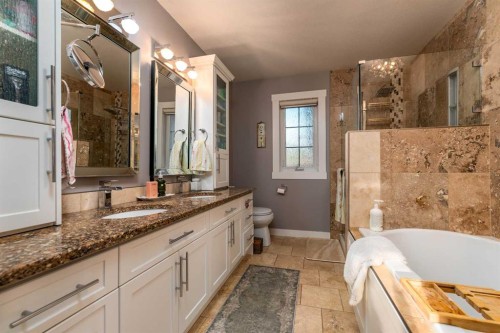 3610 63 Avenue Close, Lloydminster, AB - Indoor Photo Showing Bathroom