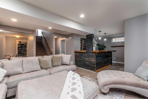 3610 63 Avenue Close, Lloydminster, AB - Indoor Photo Showing Living Room
