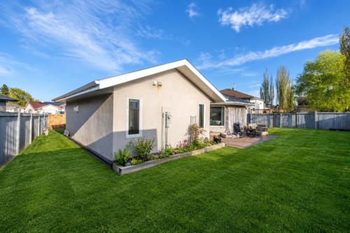 3610 63 Avenue Close, Lloydminster, AB - Outdoor