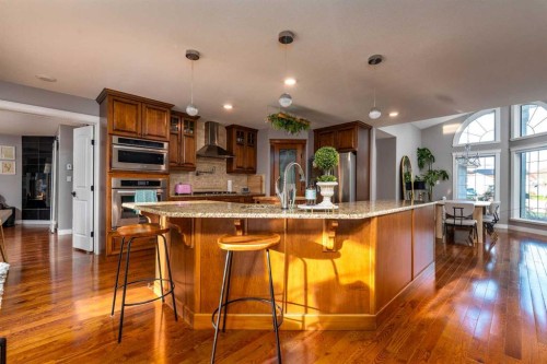 3610 63 Avenue Close, Lloydminster, AB - Indoor Photo Showing Kitchen With Upgraded Kitchen