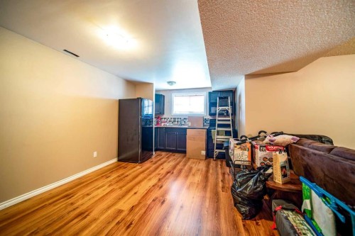 1025 30 Street, Wainwright, AB - Indoor Photo Showing Other Room