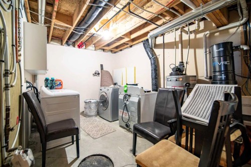 1025 30 Street, Wainwright, AB - Indoor Photo Showing Laundry Room