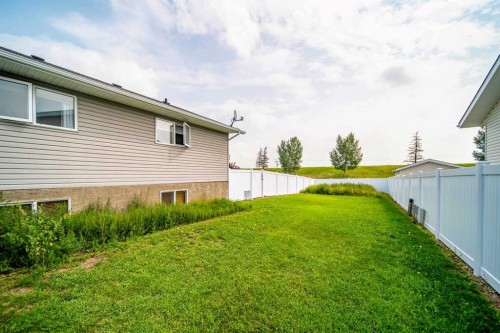 1025 30 Street, Wainwright, AB - Outdoor