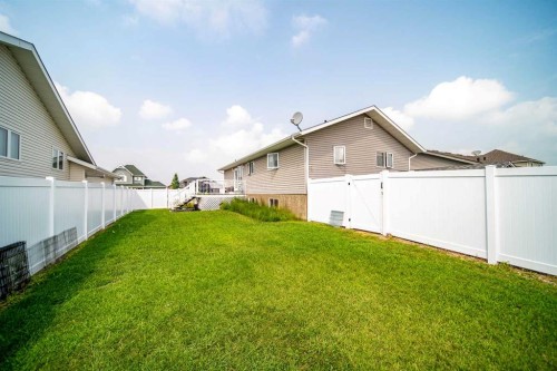 1025 30 Street, Wainwright, AB - Outdoor