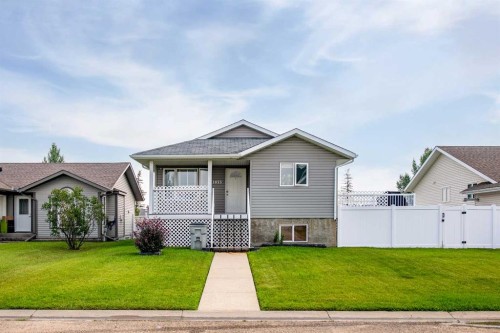1025 30 Street, Wainwright, AB - Outdoor With Deck Patio Veranda