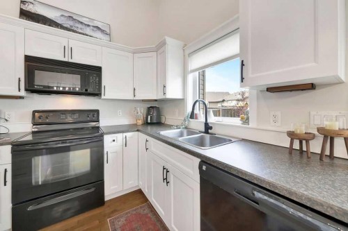 5236 15 Street, Lloydminster, AB - Indoor Photo Showing Kitchen With Double Sink