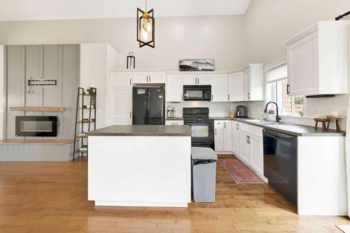 5236 15 Street, Lloydminster, AB - Indoor Photo Showing Kitchen