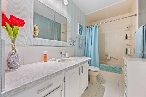 5703 35 Street, Lloydminster, AB - Indoor Photo Showing Bathroom