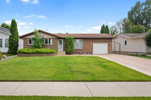 5703 35 Street, Lloydminster, AB - Outdoor