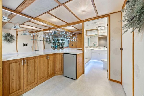 5703 35 Street, Lloydminster, AB - Indoor Photo Showing Kitchen