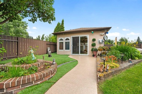 5703 35 Street, Lloydminster, AB - Outdoor