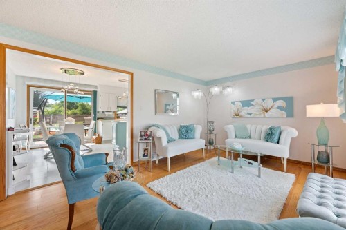 5703 35 Street, Lloydminster, AB - Indoor Photo Showing Living Room