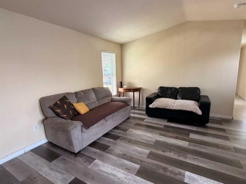 18-1609 14 Street, Wainwright, AB 