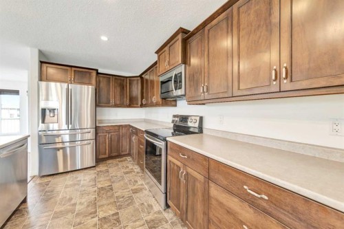 41-2715 73 Avenue, Lloydminster, AB - Indoor Photo Showing Kitchen