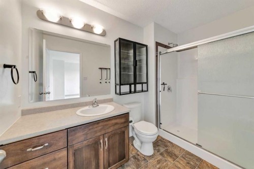 41-2715 73 Avenue, Lloydminster, AB - Indoor Photo Showing Bathroom