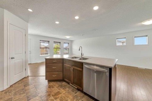 41-2715 73 Avenue, Lloydminster, AB - Indoor Photo Showing Kitchen With Double Sink