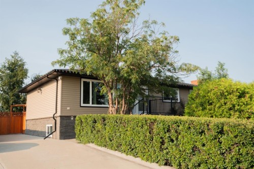 1026 18 Avenue  Wainwright, AB T9W 1K2