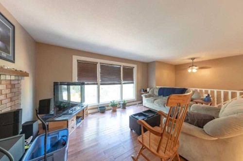 2903 58 Ave, Lloydminster, AB - Indoor Photo Showing Living Room
