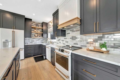 6002 13 Street, Lloydminster, AB - Indoor Photo Showing Kitchen With Upgraded Kitchen