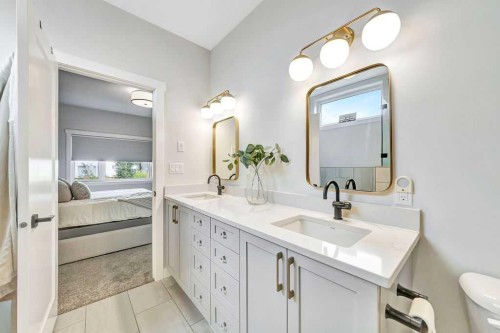 6002 13 Street, Lloydminster, AB - Indoor Photo Showing Bathroom