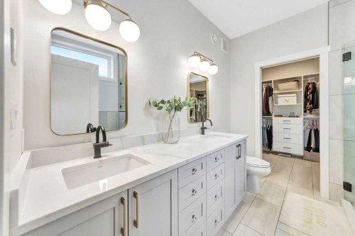 6002 13 Street, Lloydminster, AB - Indoor Photo Showing Bathroom