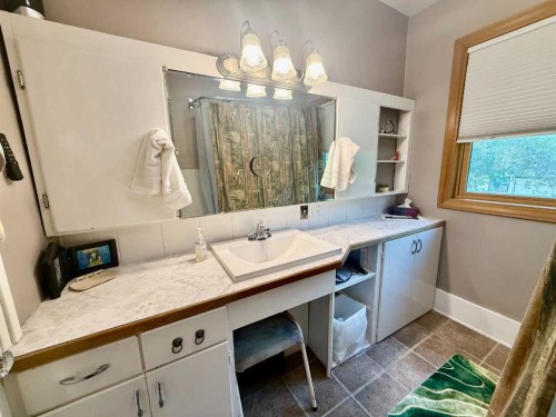5107 46 Street, Provost, AB - Indoor Photo Showing Bathroom