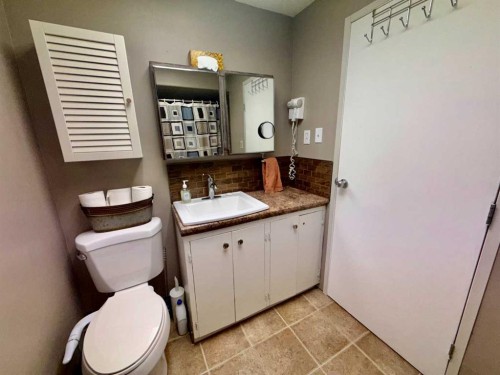 5107 46 Street, Provost, AB - Indoor Photo Showing Bathroom