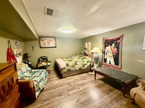 5107 46 Street, Provost, AB - Indoor Photo Showing Bedroom