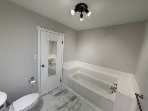 2725 57B Avenue, Lloydminster, AB 