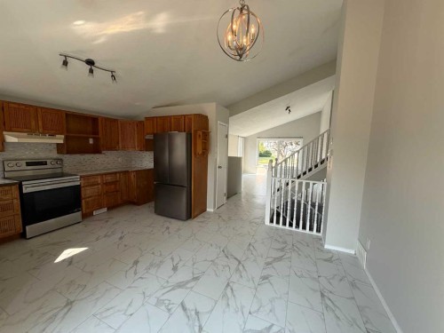 2725 57B Avenue, Lloydminster, AB 