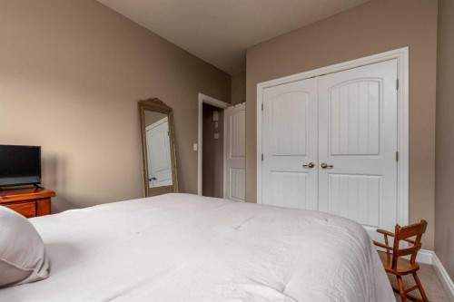 1306 52C Avenue, Lloydminster, AB - Indoor Photo Showing Bedroom