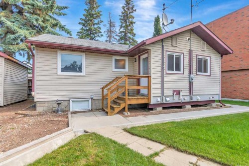 5013 47 Street, Lloydminster, AB - Outdoor