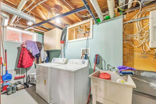 5013 47 Street, Lloydminster, AB - Indoor Photo Showing Laundry Room