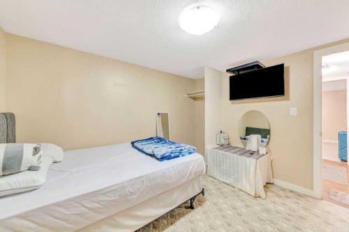 5013 47 Street, Lloydminster, AB - Indoor Photo Showing Bedroom