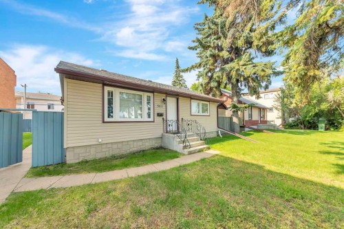 5013 47 Street, Lloydminster, AB - Outdoor