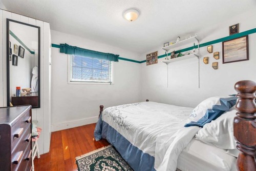 5100 3 Avenue, Chauvin, AB - Indoor Photo Showing Bedroom