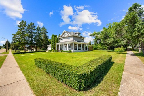 5100 3 Avenue, Chauvin, AB - Outdoor With Deck Patio Veranda