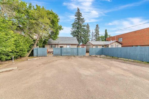 5015 47 Street, Lloydminster, AB - Outdoor