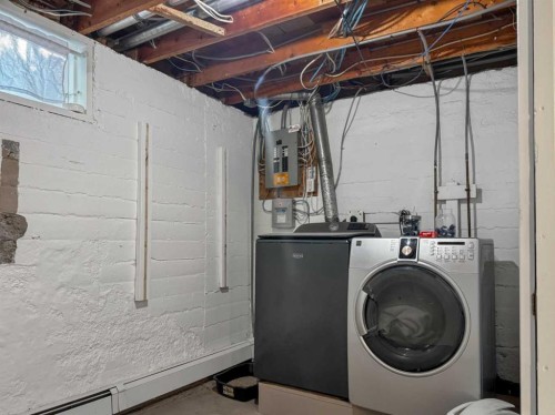 5514 48, Lloydminster, AB - Indoor Photo Showing Laundry Room