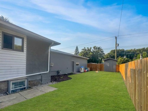 5514 48, Lloydminster, AB - Outdoor