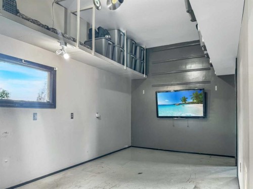 5514 48, Lloydminster, AB - Indoor