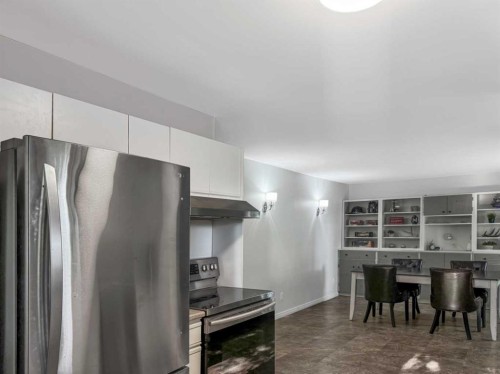 5514 48, Lloydminster, AB - Indoor Photo Showing Kitchen